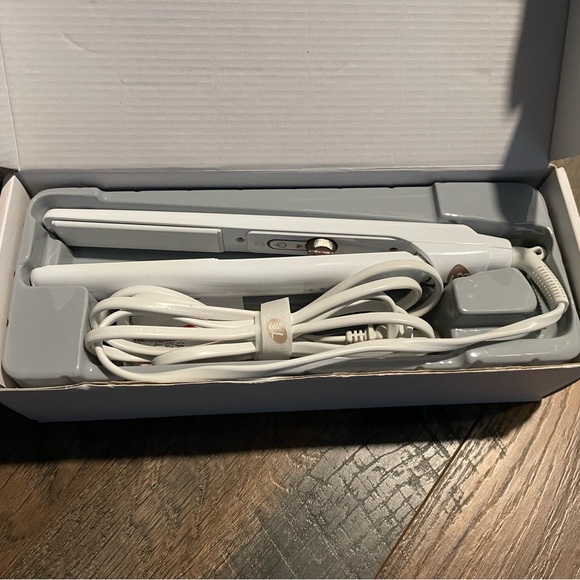 T3 SinglePass 1” Ceramic Straightening Styling Flat Iron Wht Gold Model 73509 - Picture 3 of 8